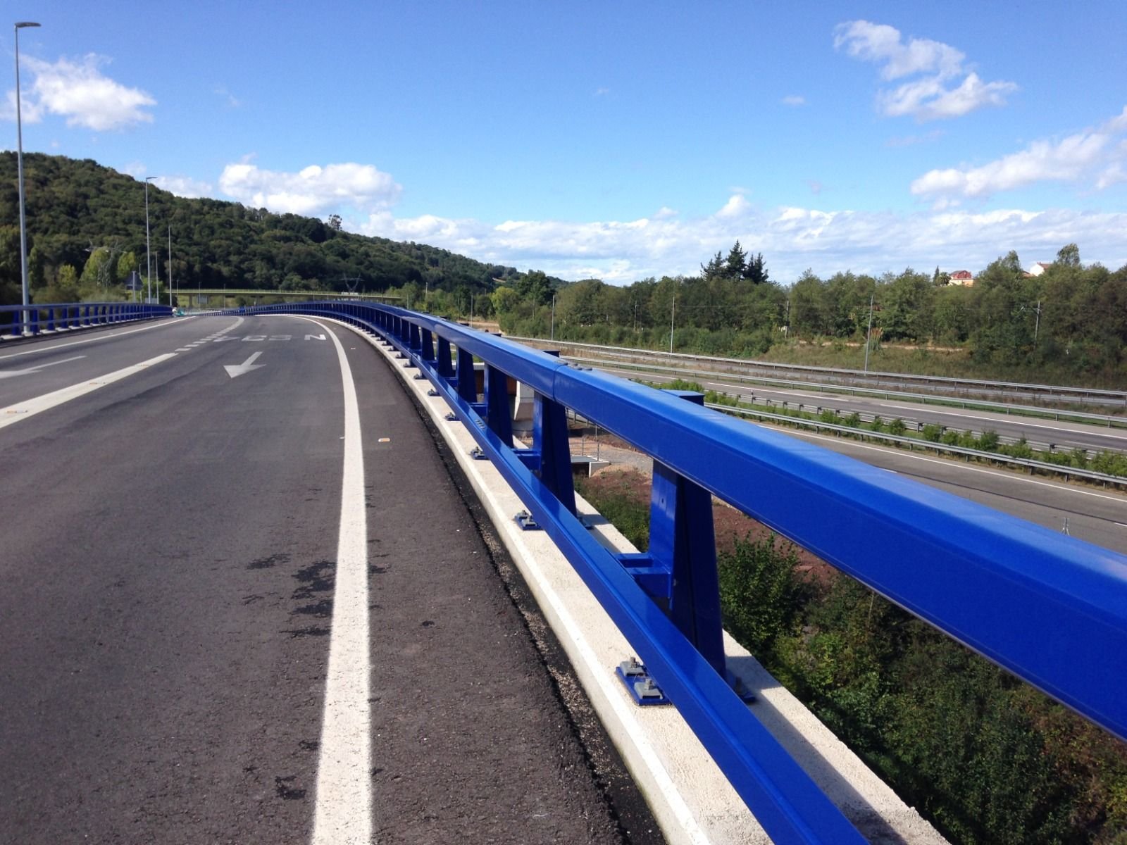 Overpass parapet